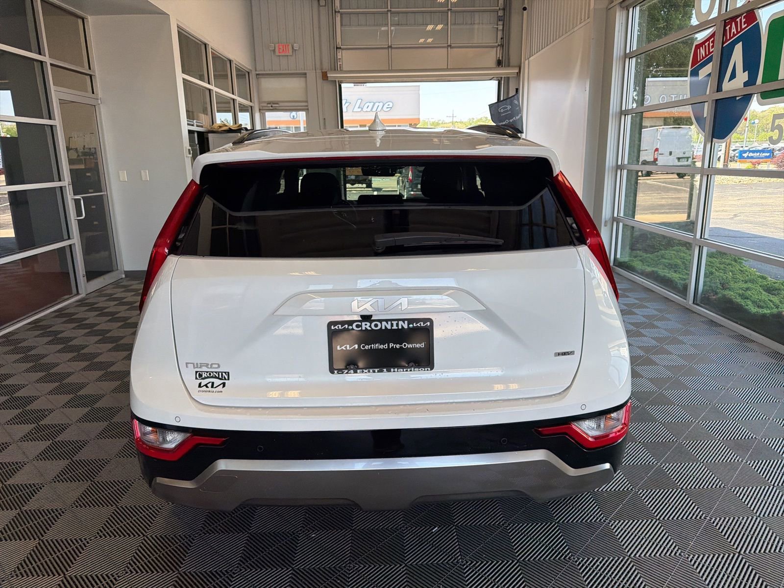 Used 2024 Kia Niro EX Touring FWD image 5