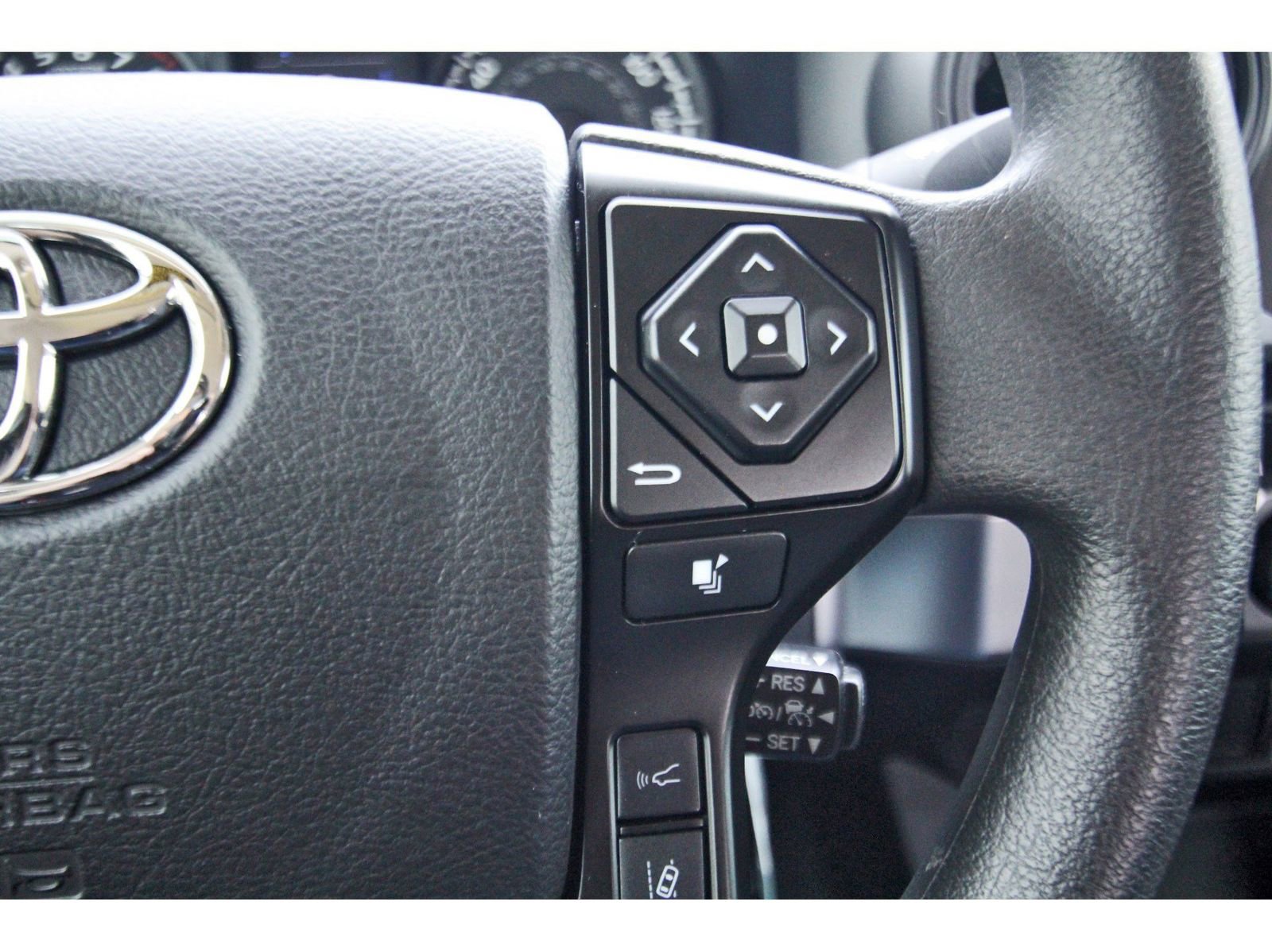 Used 2022 Toyota Tacoma SR RWD image 15