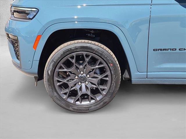 New 2027 Jeep Grand Cherokee Summit w/ Obsidian Package AWD/4WD image 10