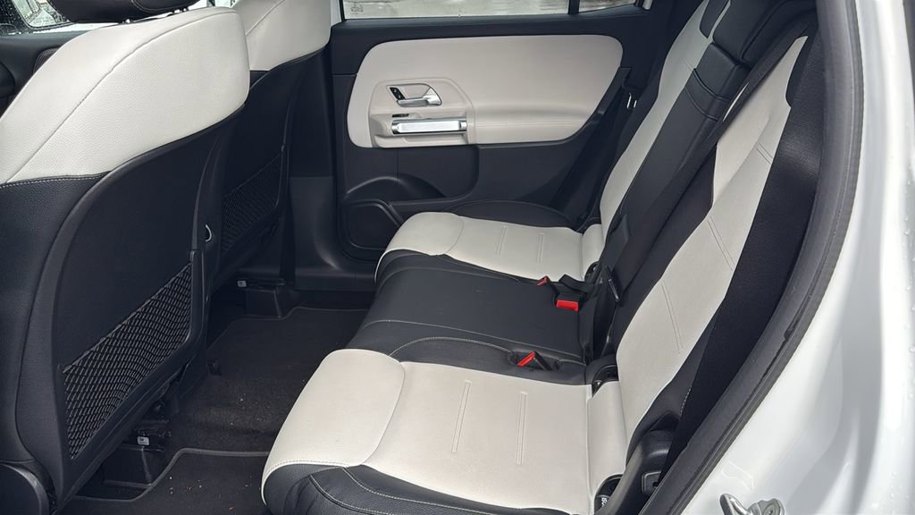 Used 2023 Mercedes-Benz GLB 250 image 19