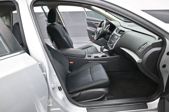 Used 2016 Nissan Altima 2.5 SV w/ Convenience Package FWD image 34