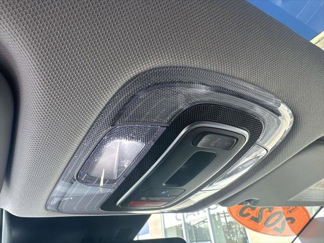 Used 2025 Hyundai Kona Limited image 32