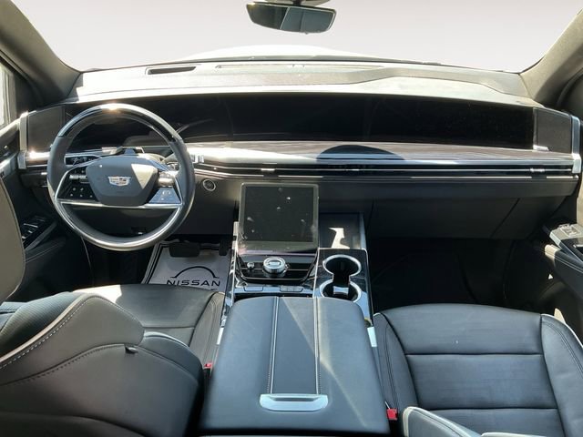Used 2025 Cadillac Escalade Sport w/ LPO, ONYX Package AWD/4WD image 17