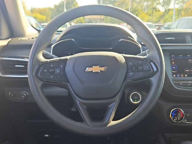 Used 2023 Chevrolet TrailBlazer LT FWD image 15