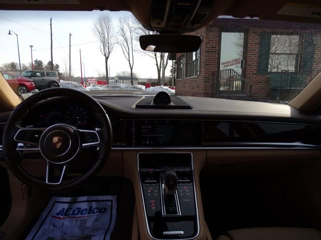 Used 2020 Porsche Panamera image 12