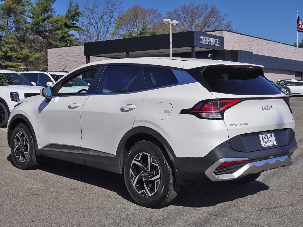 Used 2023 Kia Sportage LX image 7