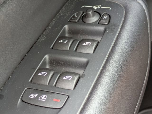 Used 2024 Volvo XC60 B5 Plus AWD/4WD image 30