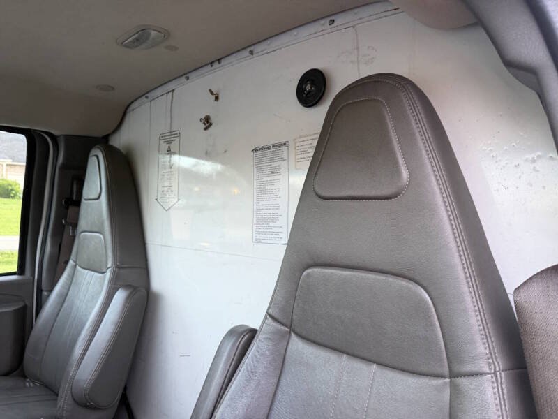 Used 2018 GMC Savana 3500 Extended w/ Driver Convenience Package RWD image 15