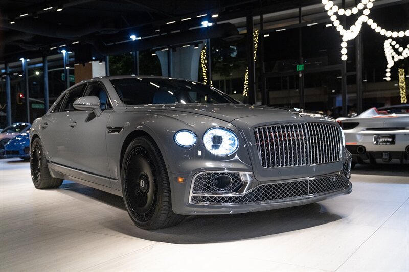 Used 2024 Bentley Flying Spur V8 AWD/4WD image 21