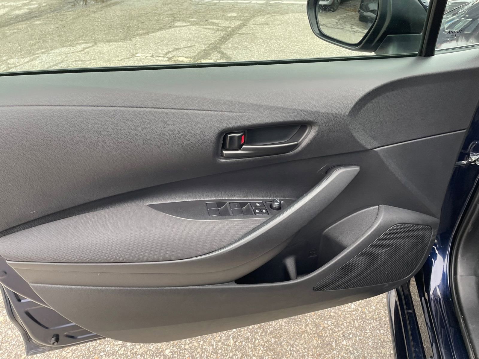 Used 2025 Toyota Corolla LE image 18