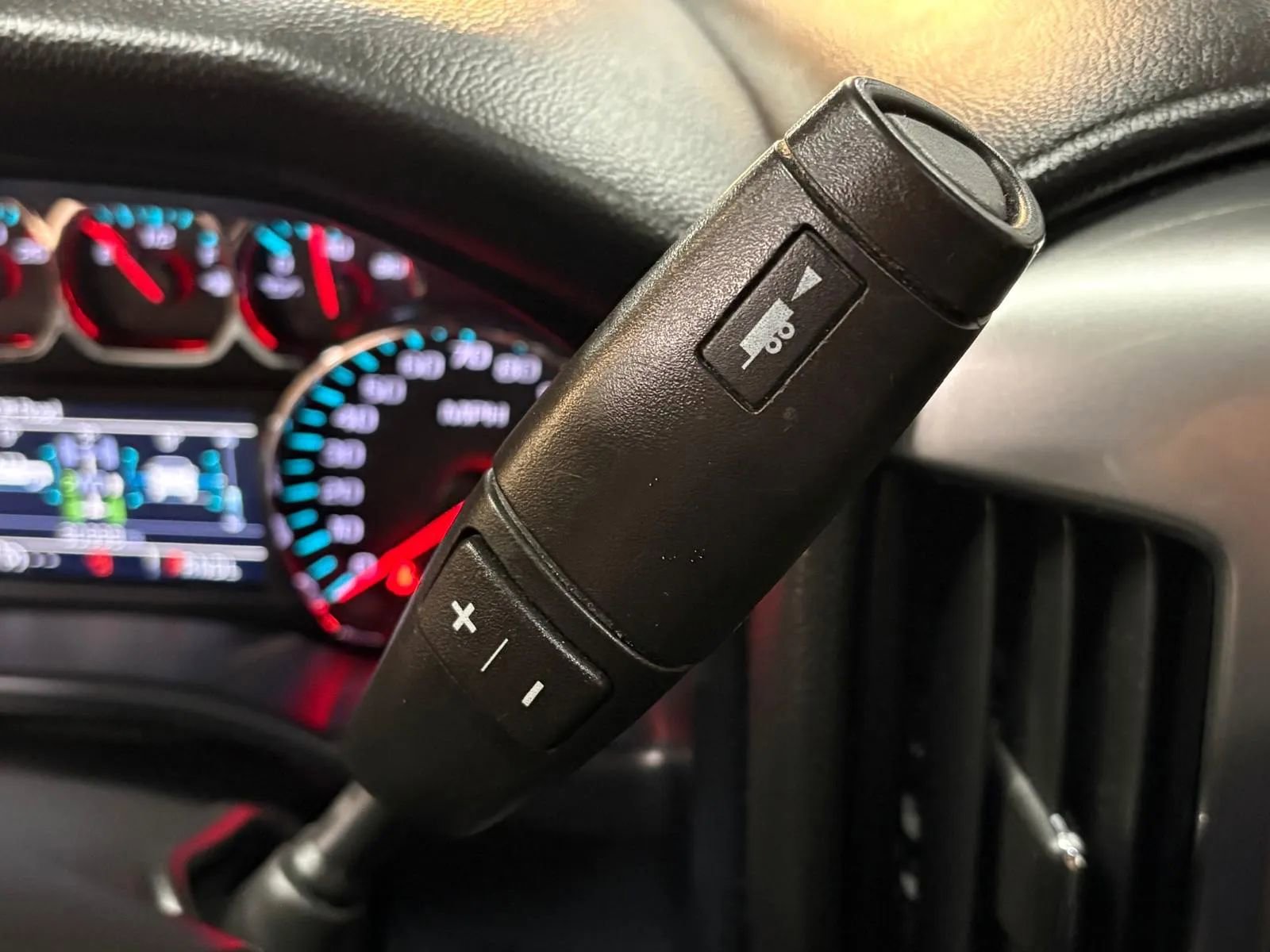 Used 2017 Chevrolet Silverado 1500 LT w/ All Star Edition image 36