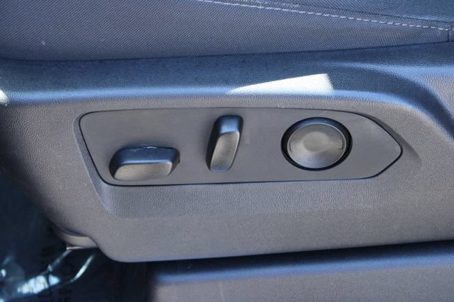 Used 2025 Chevrolet Silverado 1500 LT RWD image 41