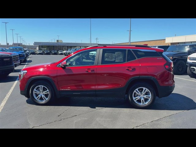 Certified 2023 GMC Terrain SLE w/ Driver Convenience Package FWD image 5