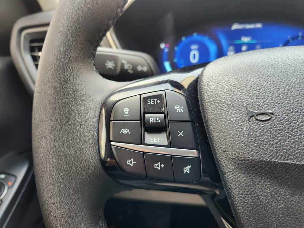 Used 2022 Ford Escape SEL w/ Technology Package FWD image 27