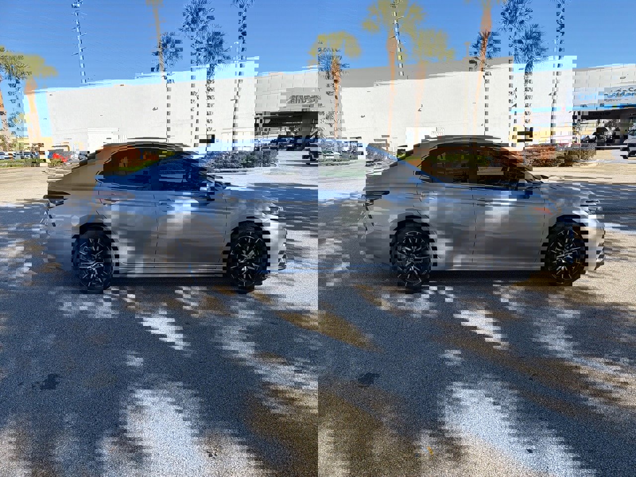 Used 2024 Toyota Camry SE image 6