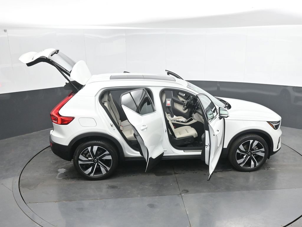 Used 2023 Volvo XC40 B5 Ultimate w/ Climate Package AWD/4WD image 50