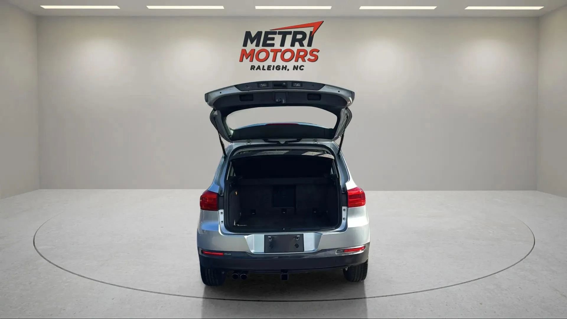 Used 2016 Volkswagen Tiguan S image 18