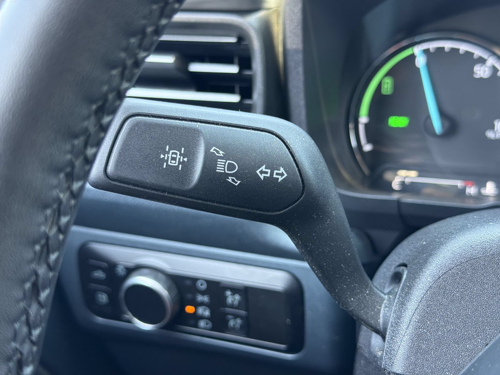 Used 2023 Ford Maverick Lariat w/ Lariat Luxury Package FWD image 30