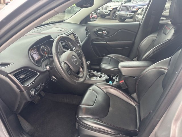 Used 2022 Jeep Cherokee Trailhawk w/ Comfort/Convenience Group image 14