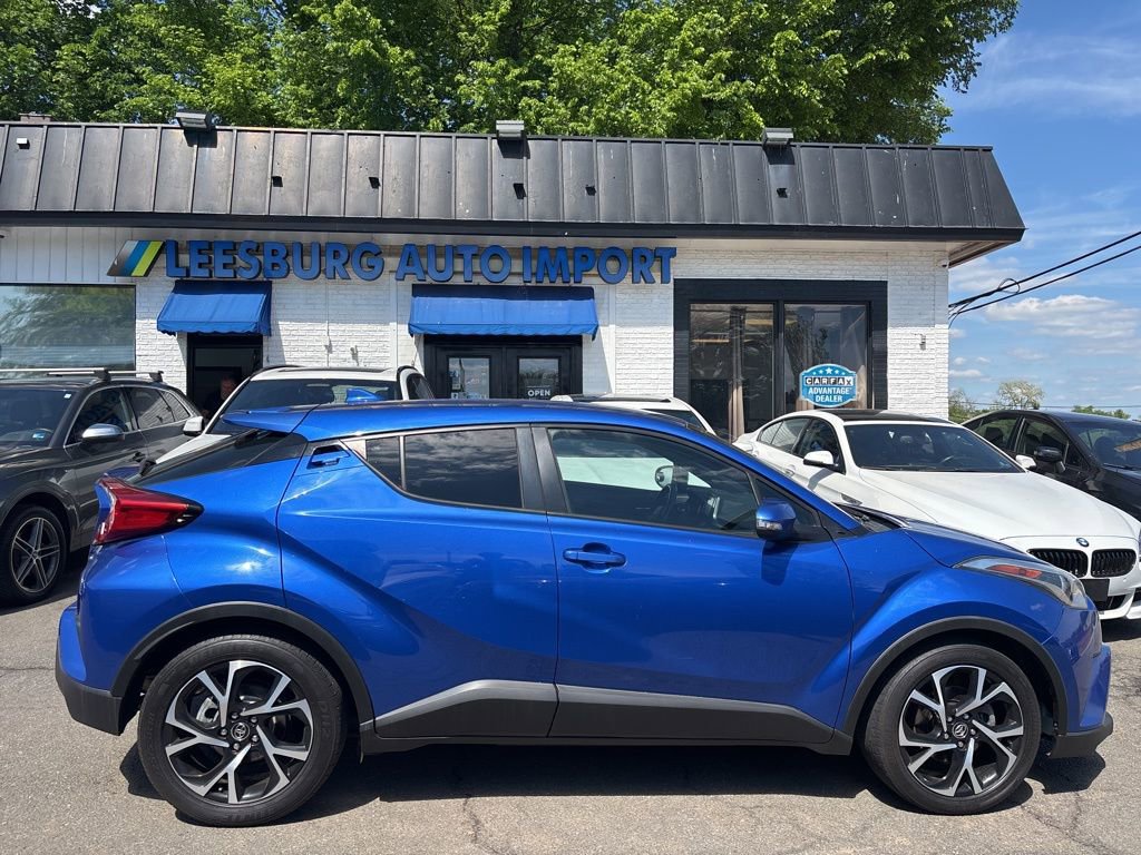 Used 2018 Toyota C-HR XLE FWD image 3