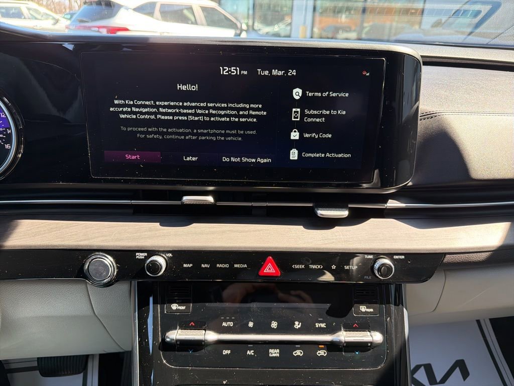 Certified 2024 Kia Carnival EX image 28