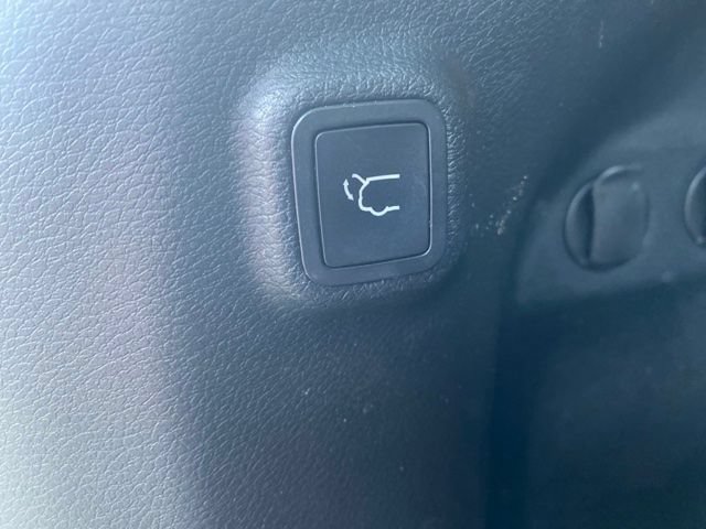 Used 2020 Jeep Cherokee Limited AWD/4WD image 13