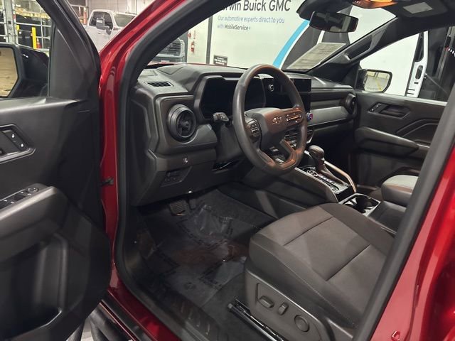 Used 2023 Chevrolet Colorado Trail Boss w/ Technology Package image 12