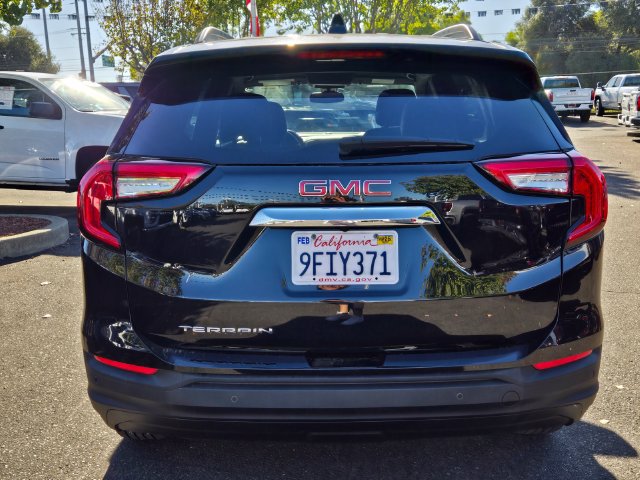 Used 2023 GMC Terrain SLE w/ Driver Convenience Package FWD image 5