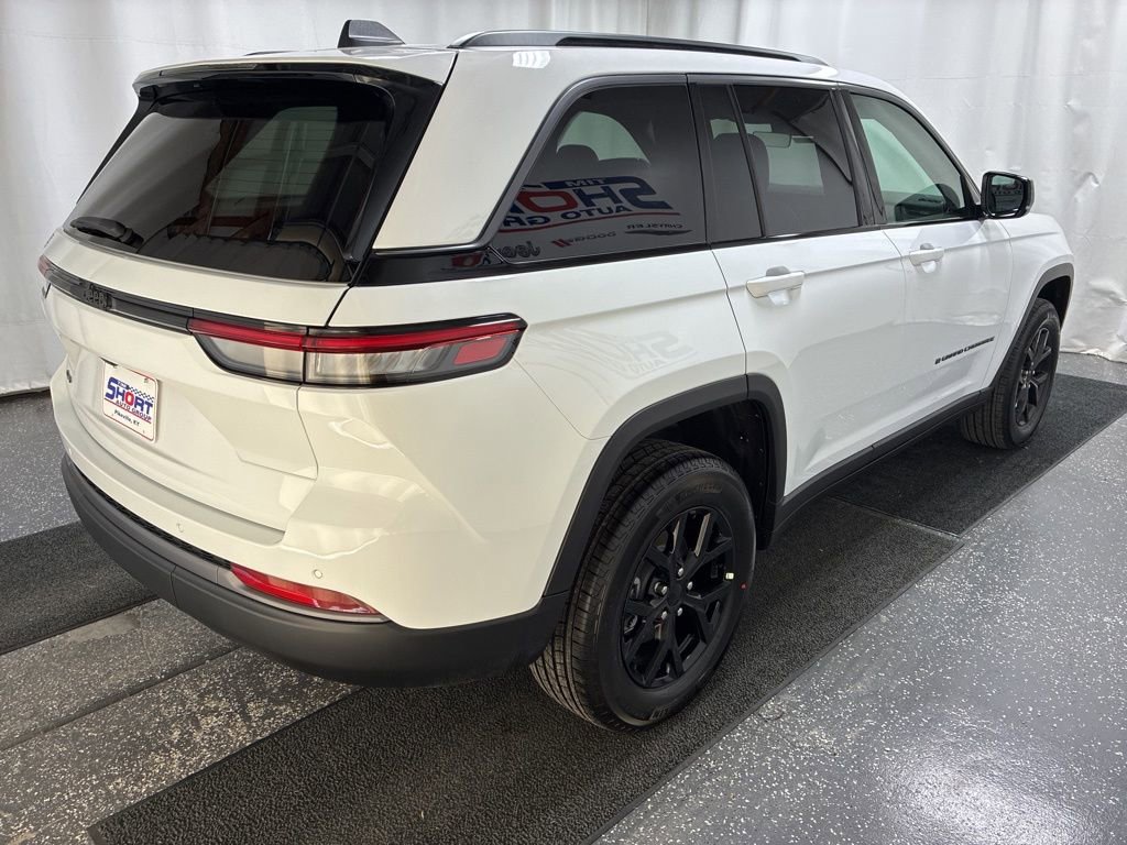 New 2026 Jeep Grand Cherokee Altitude AWD/4WD image 4