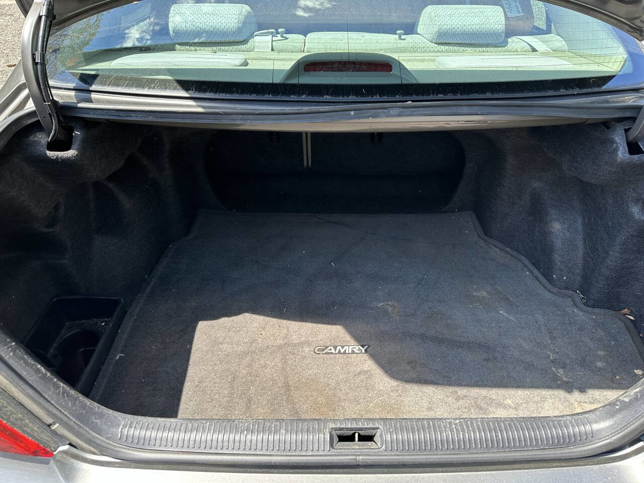 Used 2004 Toyota Camry LE FWD image 19