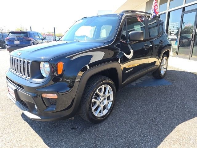 Used 2023 Jeep Renegade Latitude w/ Premium Group image 27