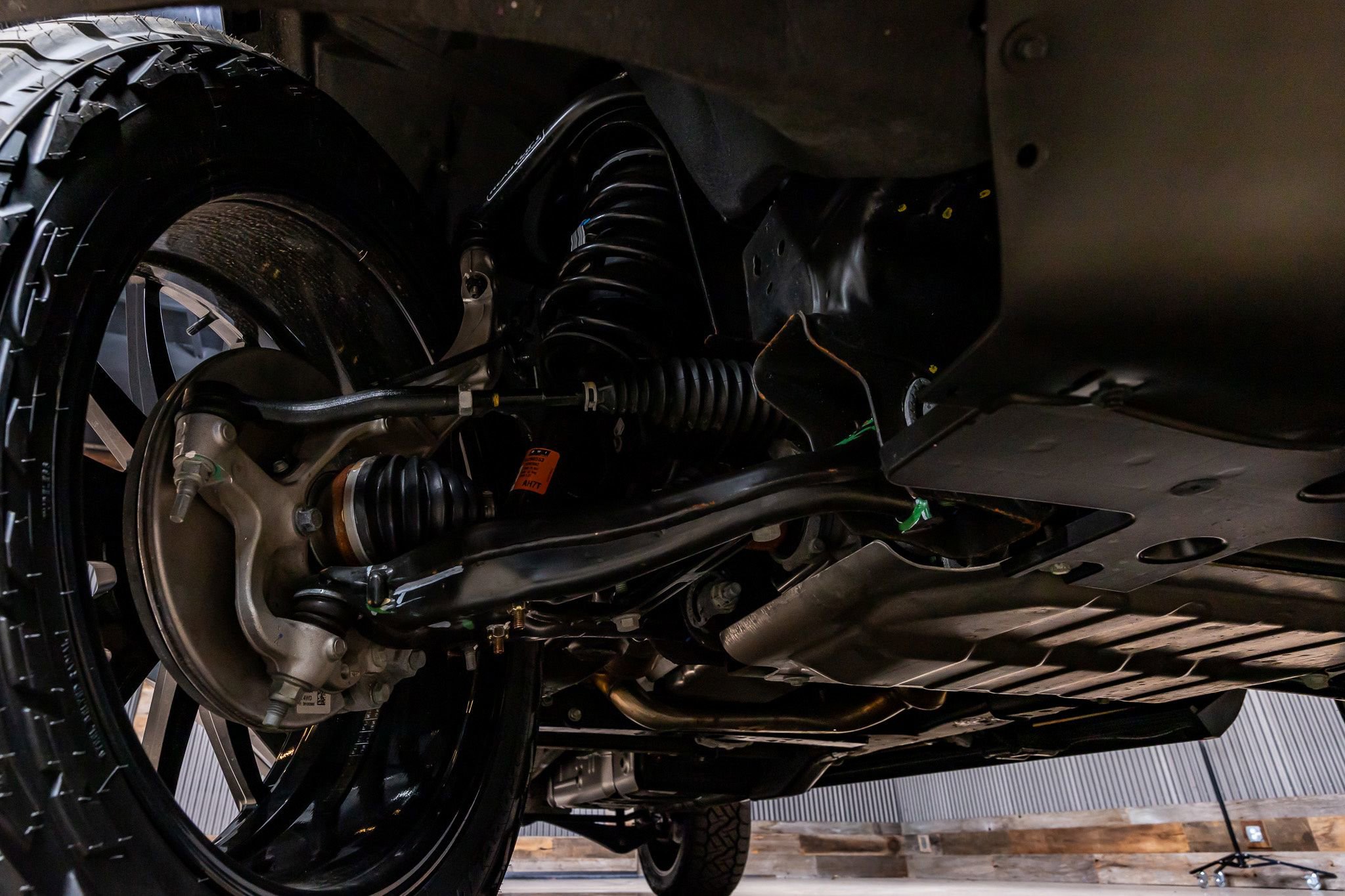 Used 2026 Cadillac Escalade ESV Sport w/ LPO, ONYX Package AWD/4WD image 14