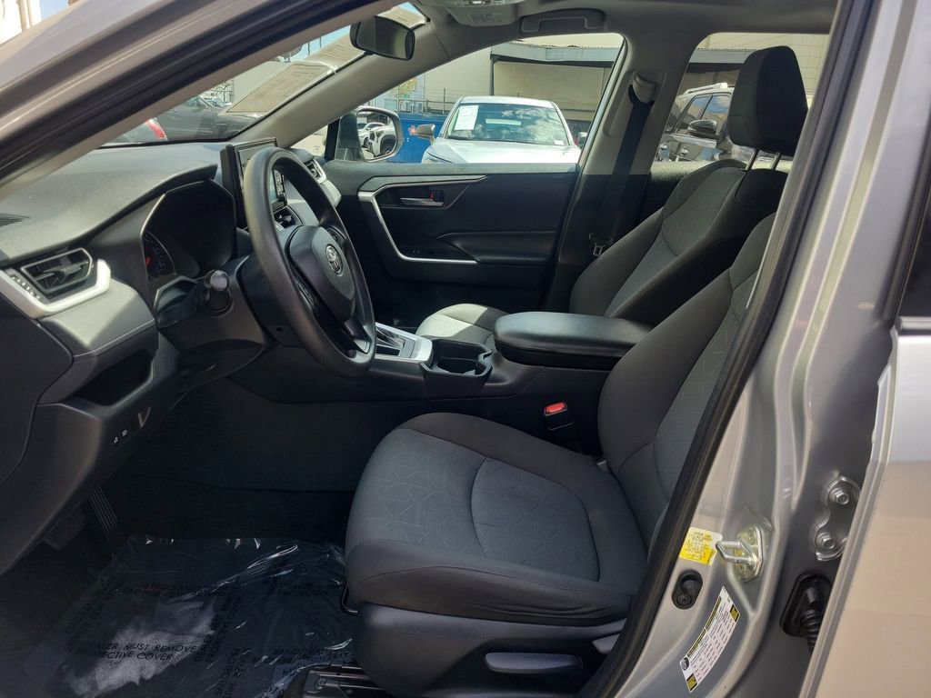 Used 2019 Toyota RAV4 XLE FWD image 21