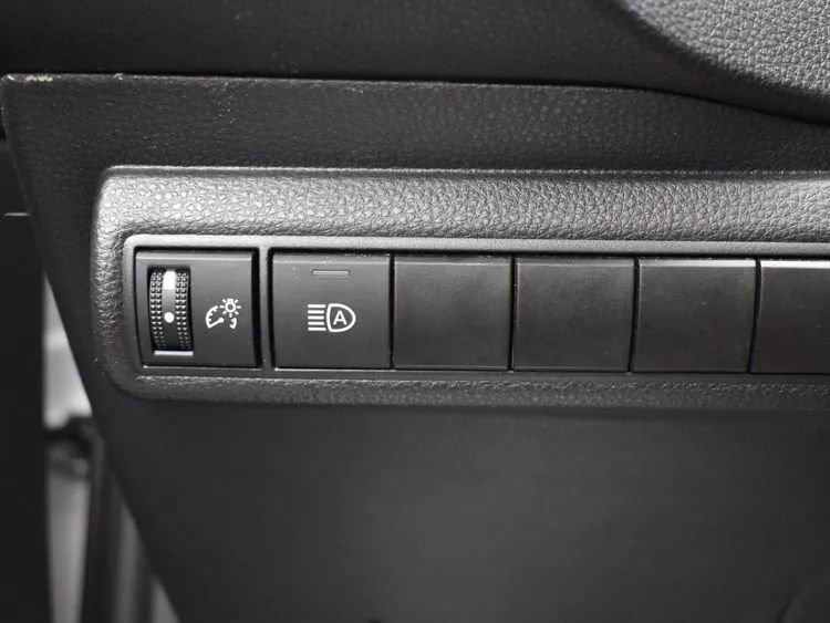 Used 2025 Toyota Corolla LE image 21