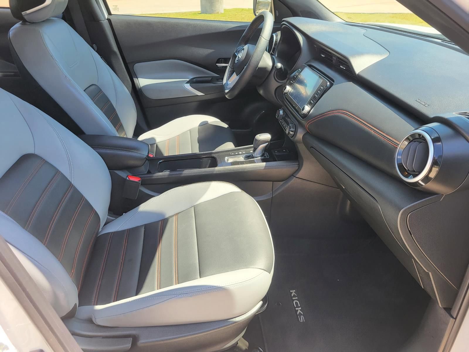 Used 2024 Nissan Kicks SR w/ SR Premium Package FWD image 13