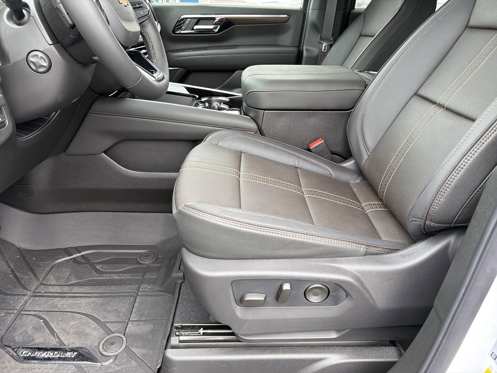 New 2026 Chevrolet Tahoe High Country AWD/4WD image 17