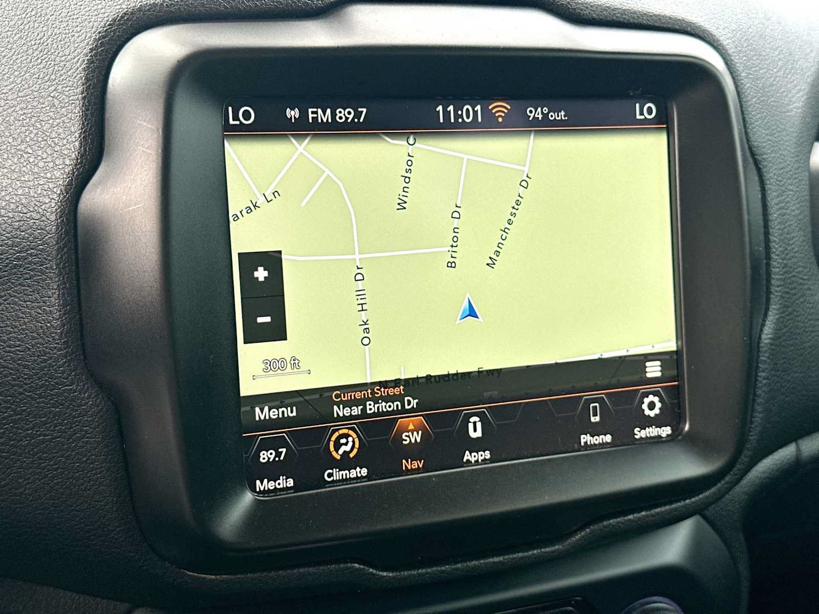 Used 2023 Jeep Renegade Latitude AWD/4WD image 20