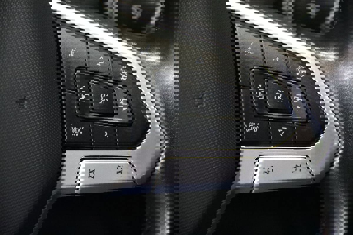 Used 2020 Volkswagen Atlas Cross Sport SEL image 16