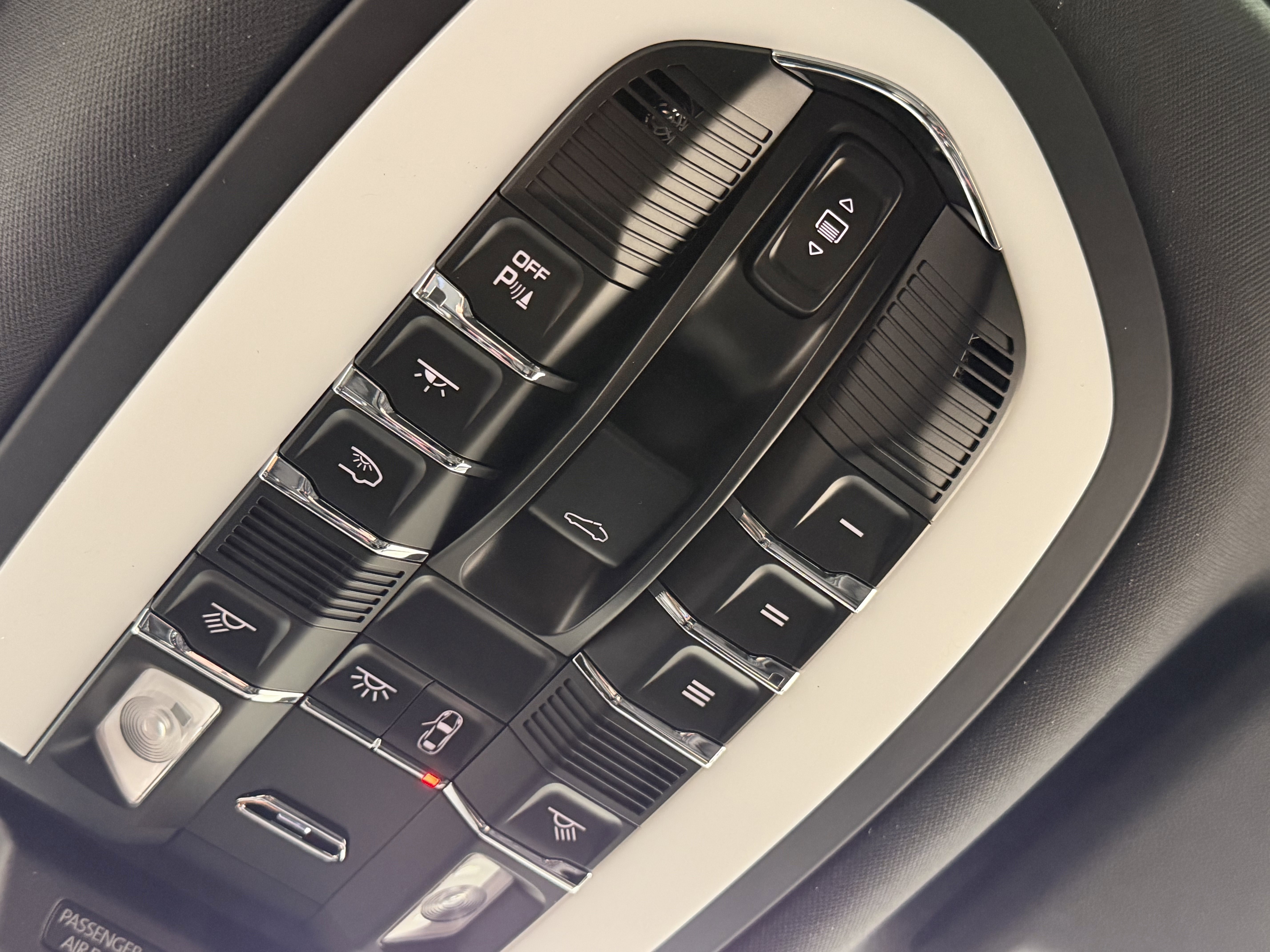 New 2026 Porsche Macan GTS image 37