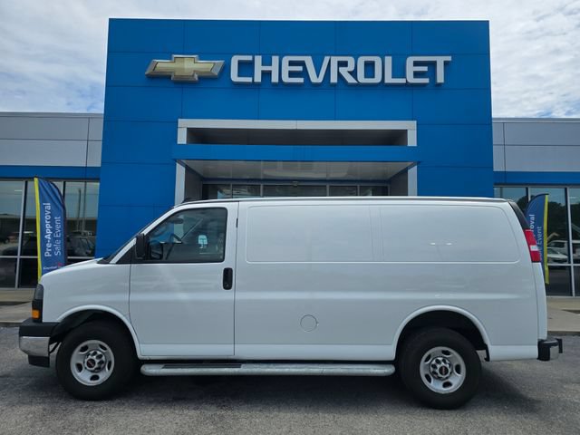 Used 2024 GMC Savana 2500 w/ Driver Convenience Package RWD image 2