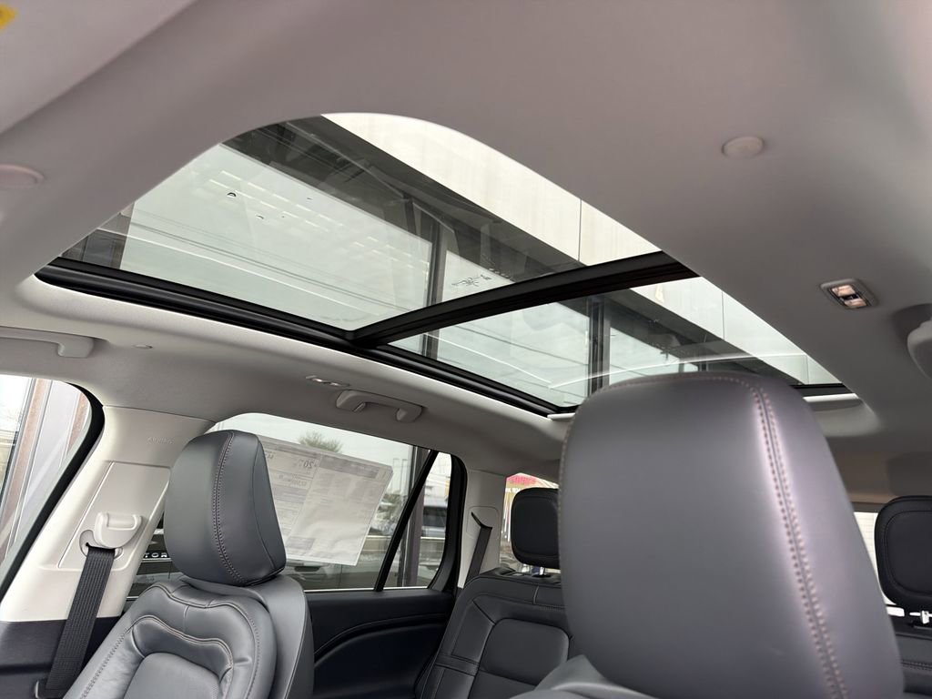 New 2026 Lincoln Aviator Reserve image 11