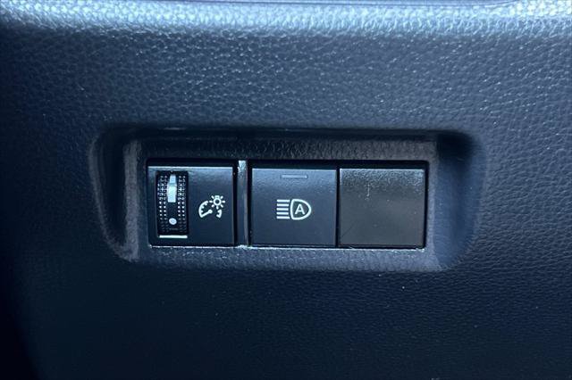 Certified 2021 Toyota RAV4 LE AWD/4WD image 29