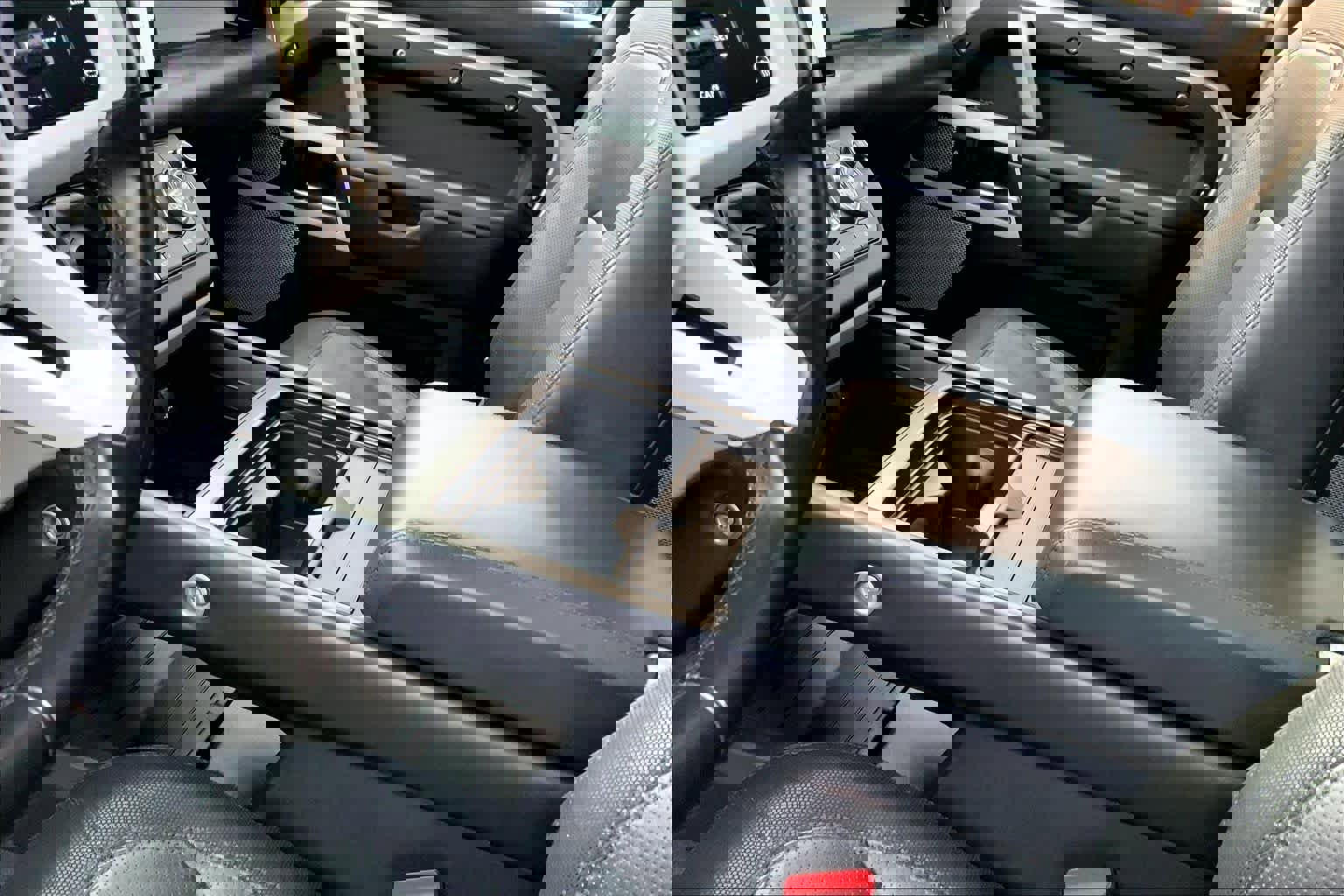 Certified 2023 Land Rover Defender 130 X-Dynamic SE image 28