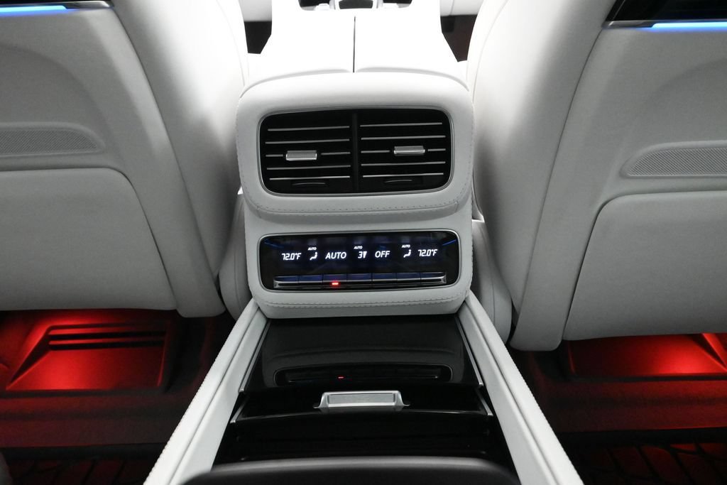 Used 2025 Mercedes-Benz Maybach GLS 600 4MATIC image 22