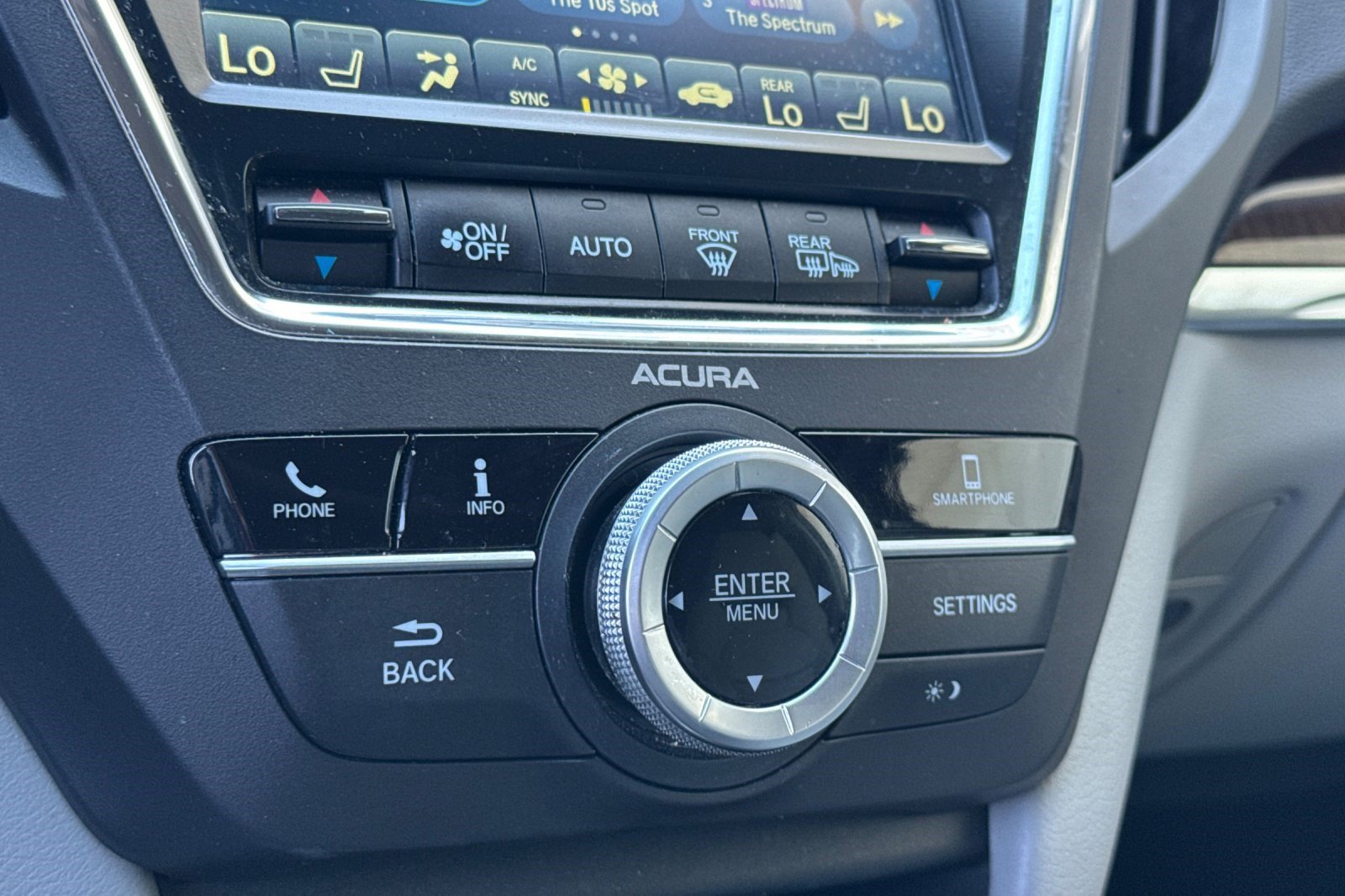 Used 2020 Acura MDX SH-AWD image 19