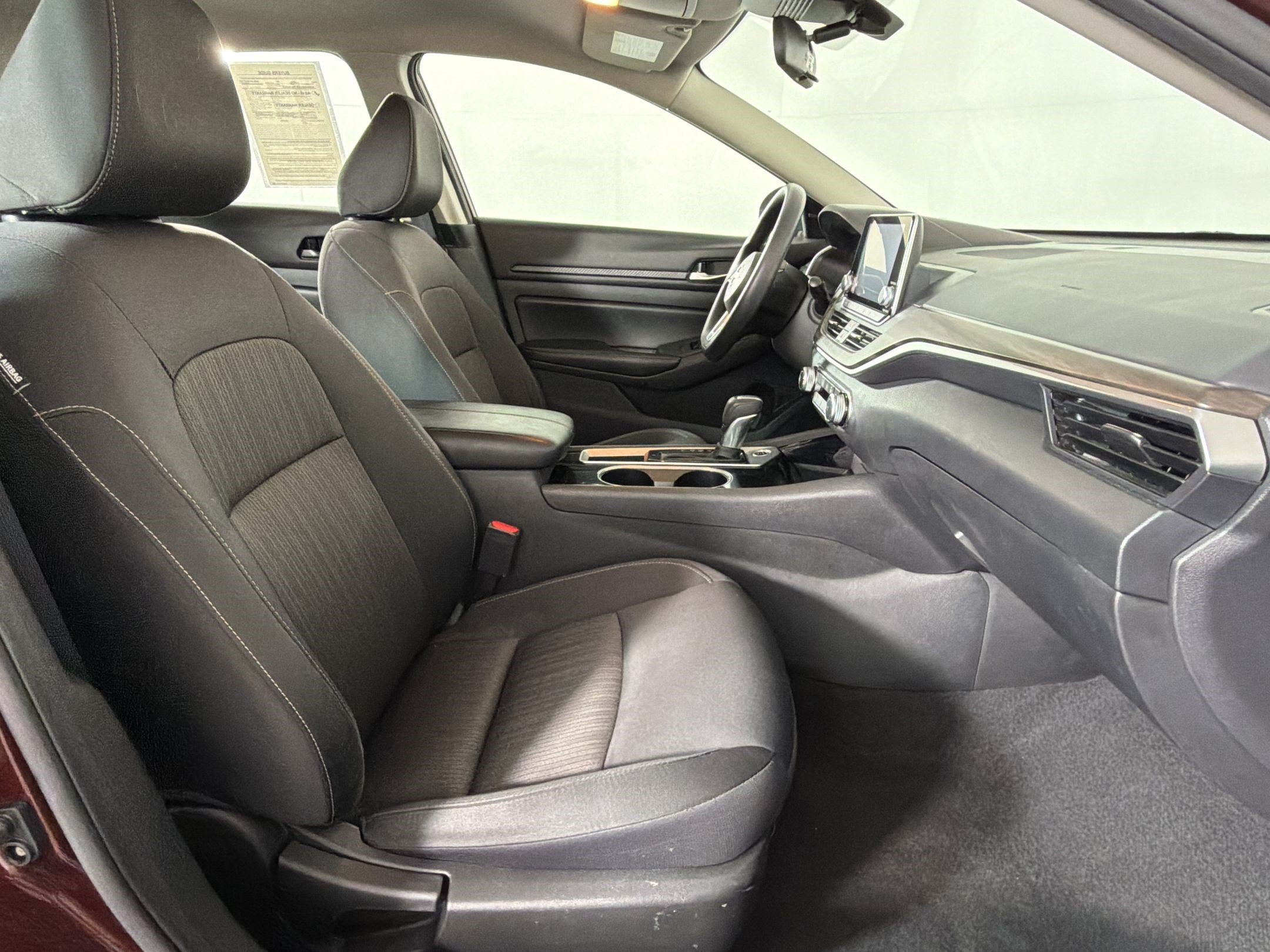 Used 2024 Nissan Altima 2.5 SV FWD image 29