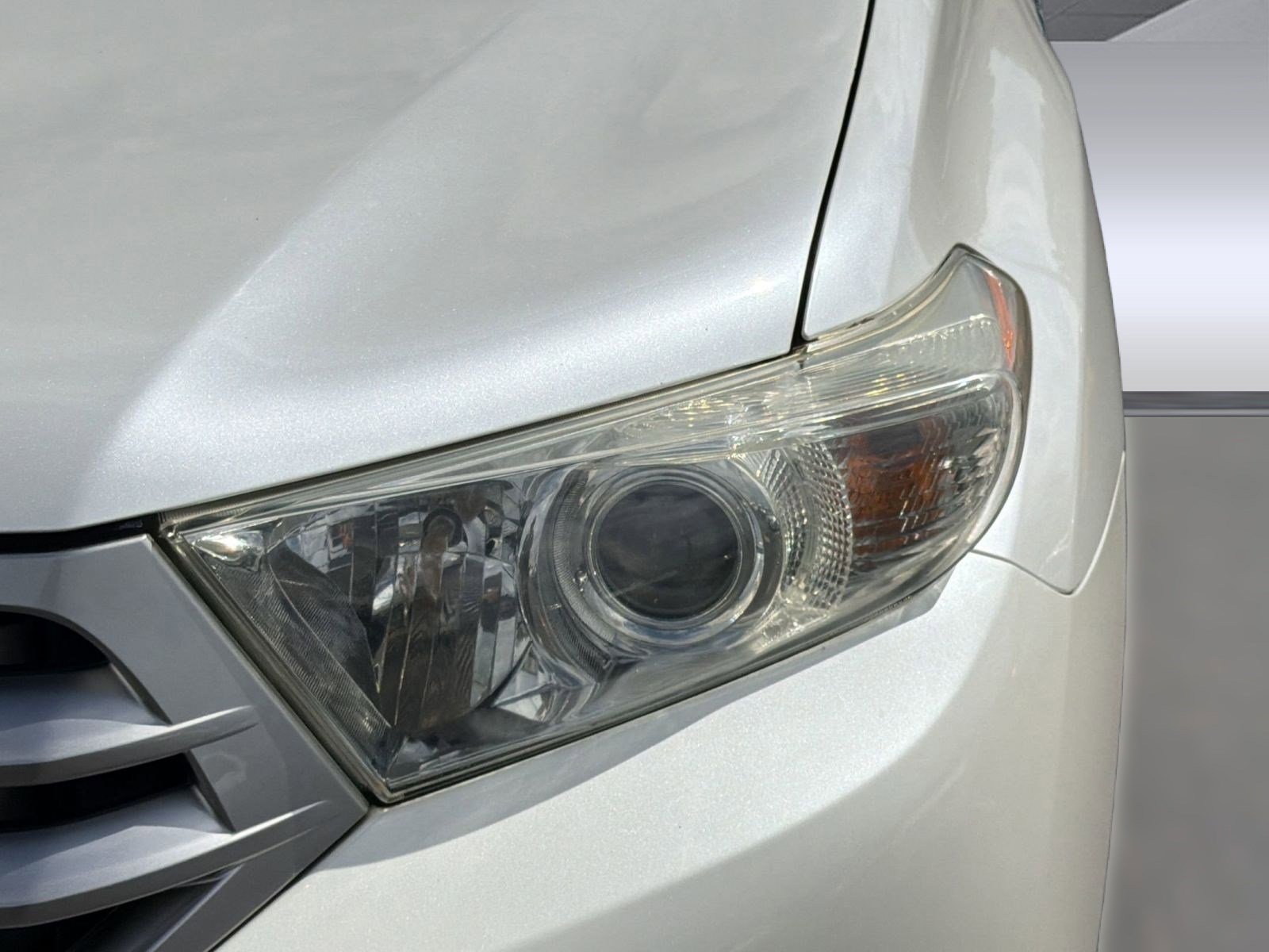 Used 2012 Toyota Highlander Limited w/ Tow Pkg image 10