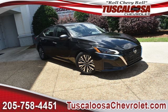 Used 2024 Nissan Altima 2.5 SV