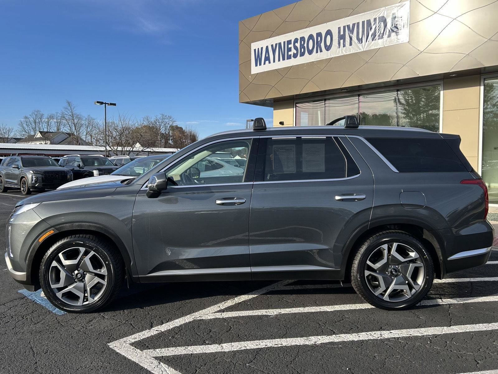 Certified 2023 Hyundai Palisade Limited AWD/4WD image 3