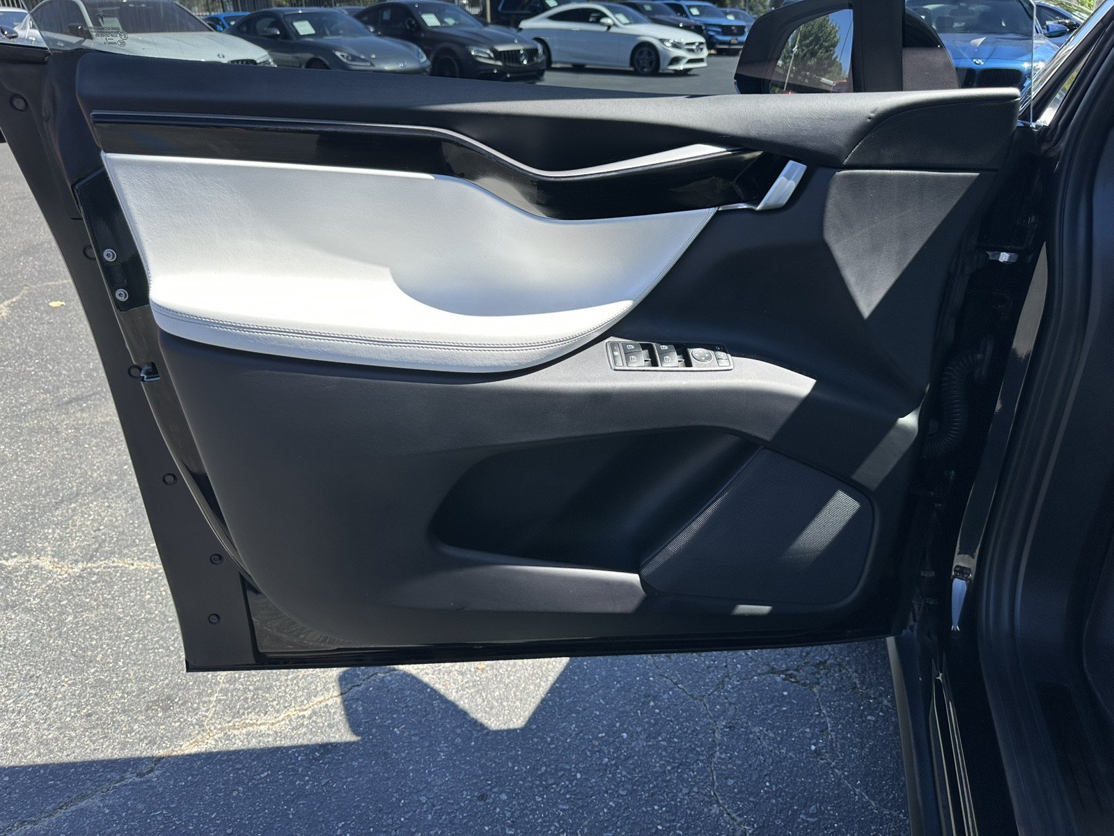 Used 2018 Tesla Model X 75D AWD/4WD image 26